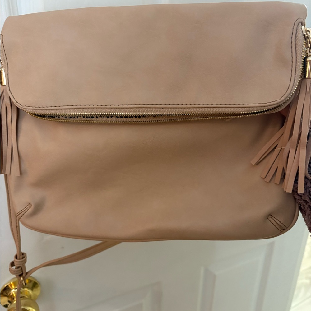 Chic Tan Leather Crossbody Bag